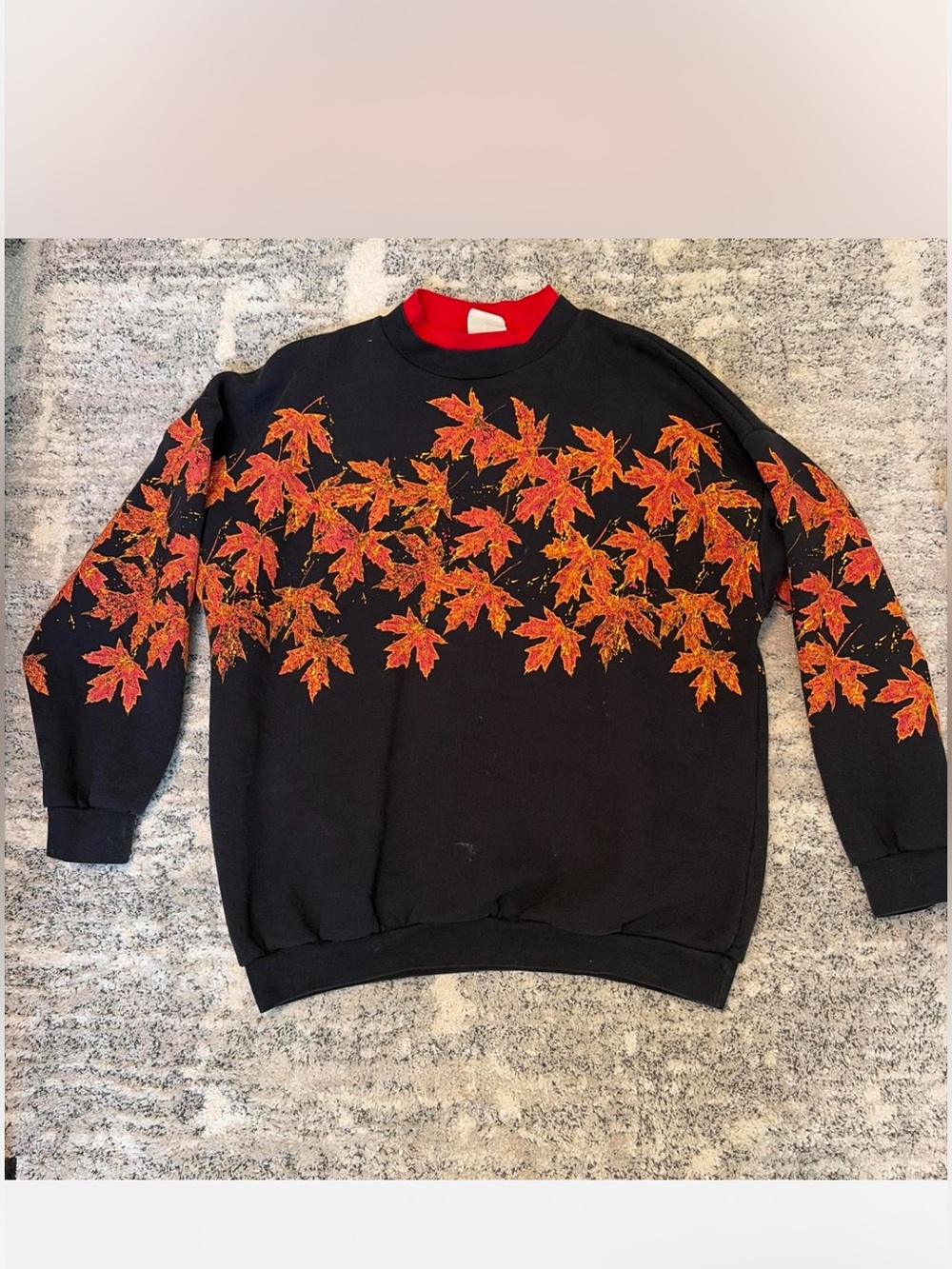 Vintage Black Maple Leaf Crewneck Sweatshirt 🍁